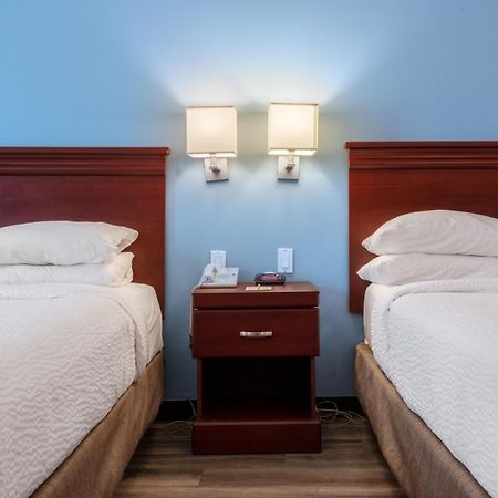 Premier Inn & Suites - Downtown Hamilton Esterno foto