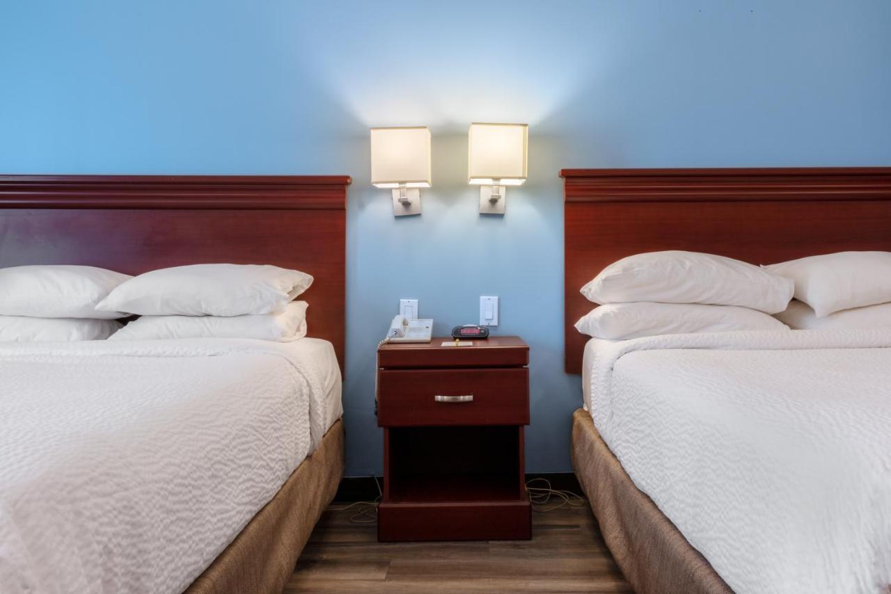 Premier Inn & Suites - Downtown Hamilton Esterno foto