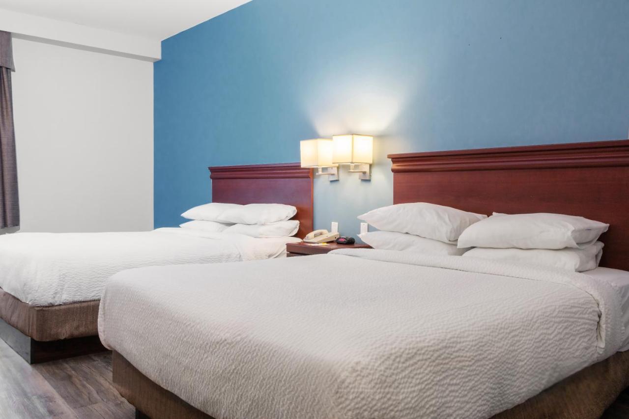 Premier Inn & Suites - Downtown Hamilton Esterno foto